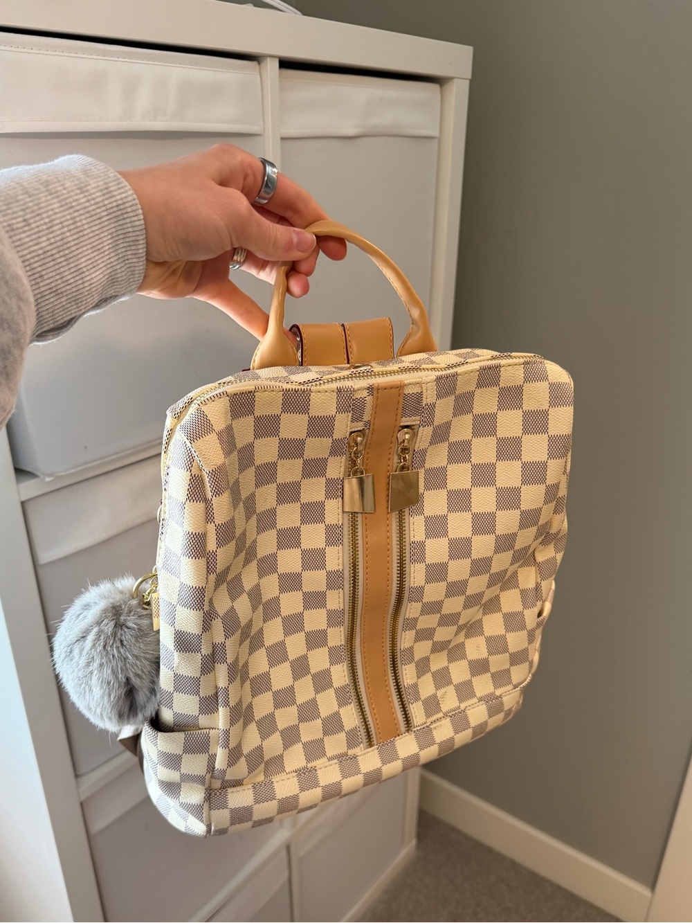 CHECKERED BACKPACK & WRISTLET